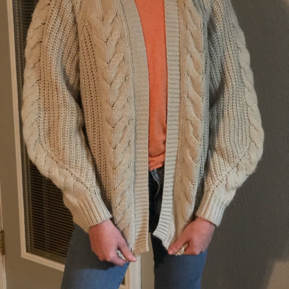 Universal Threads Cardigan - Picture 4 of 5